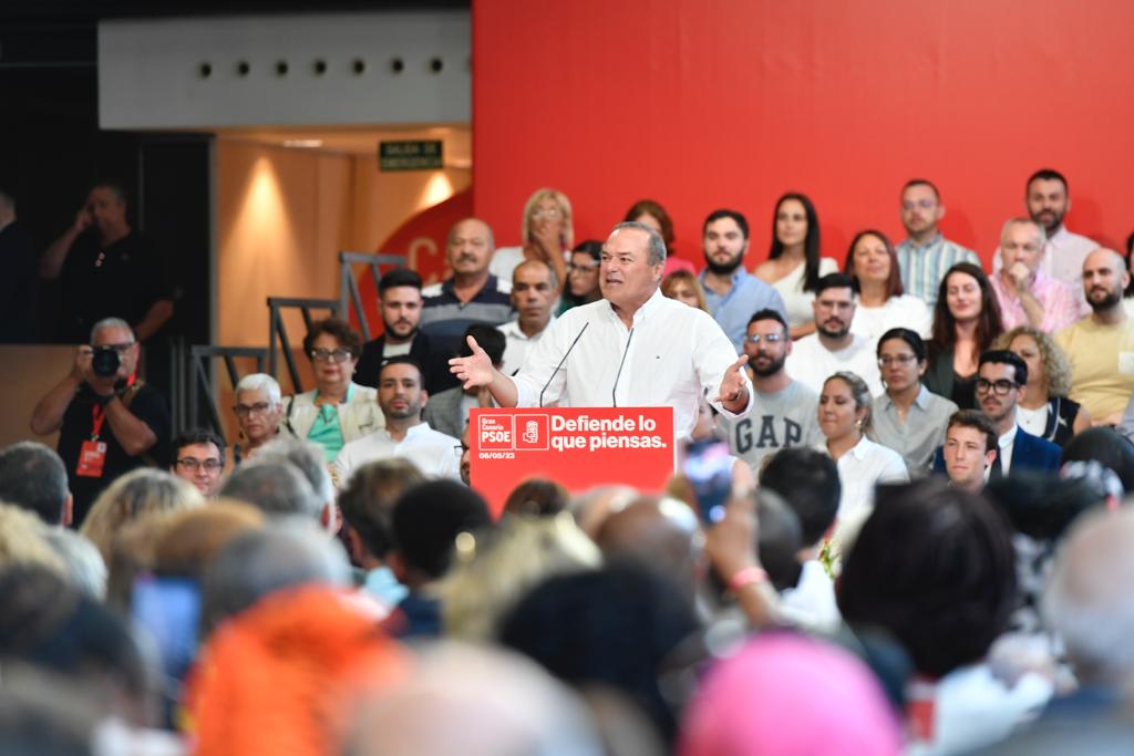 La intervención de Pedro Sánchez en el Alfredo Kraus, en imágenes