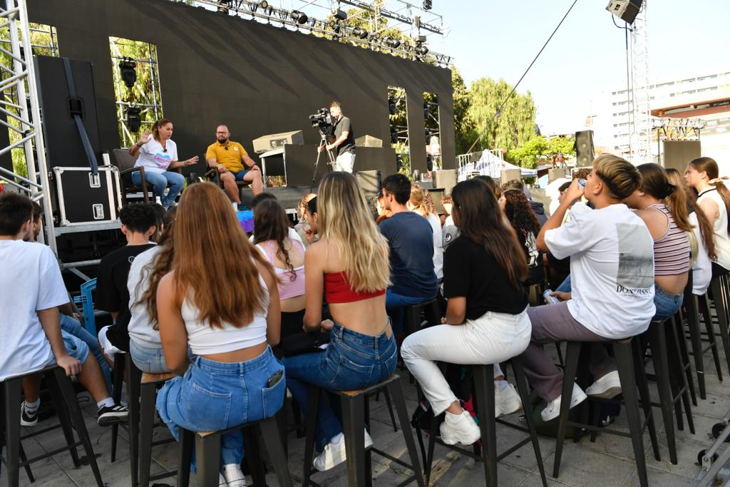 Charla sobre igualdad y juventud trans organizada por el Maspalomas Pride