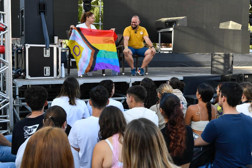 Charla sobre igualdad y juventud trans organizada por el Maspalomas Pride