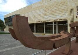 Vista de la fachada del Palacio de Congresos de Infecar.