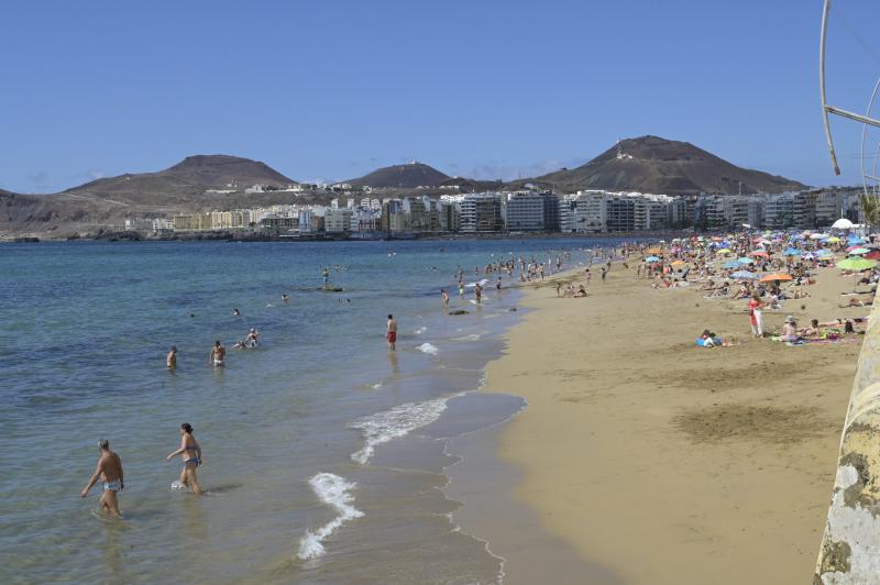 Imagen de archivo de la playa de Las Canteras.