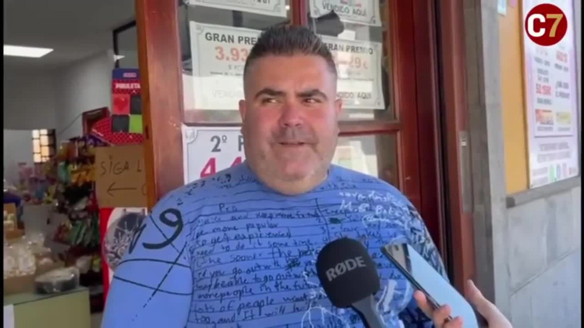 Caravana electoral Teror: Vecinos y turistas, en equilibrio constante