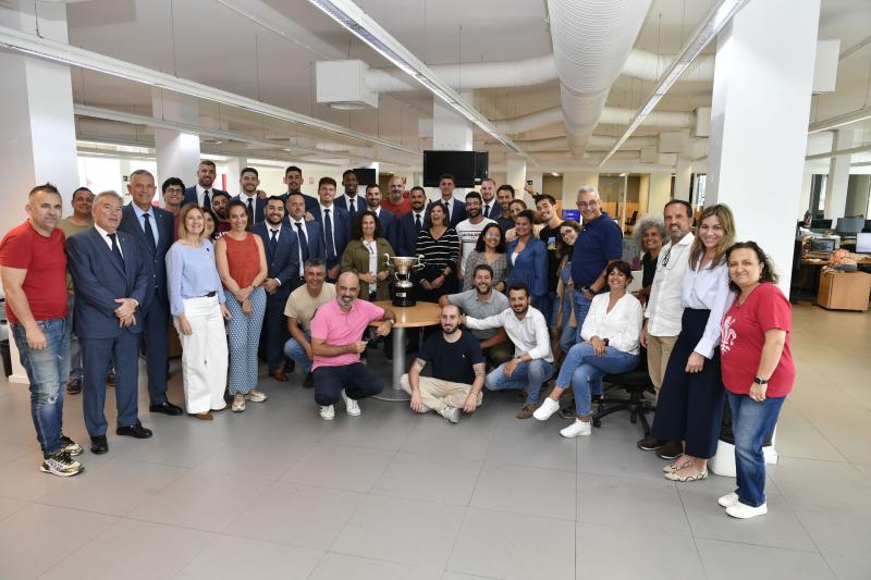 La visita del Guaguas a CANARIAS7, en imágenes