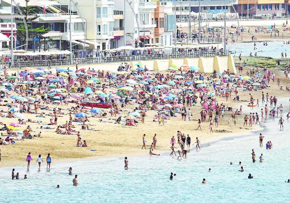 Imagen de la Playa de Las Canteras.