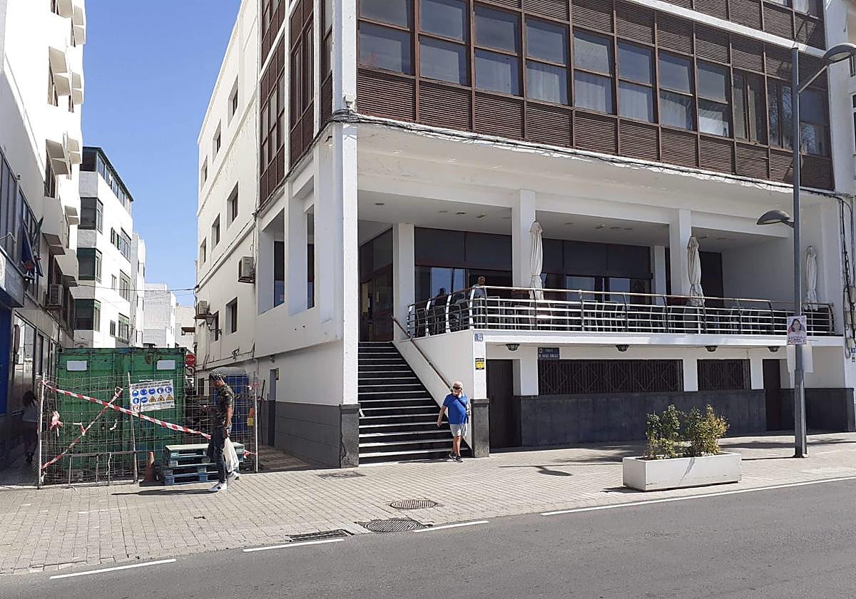 Vista exterior del edificio de la Sociedad Democracia de Arrecife.