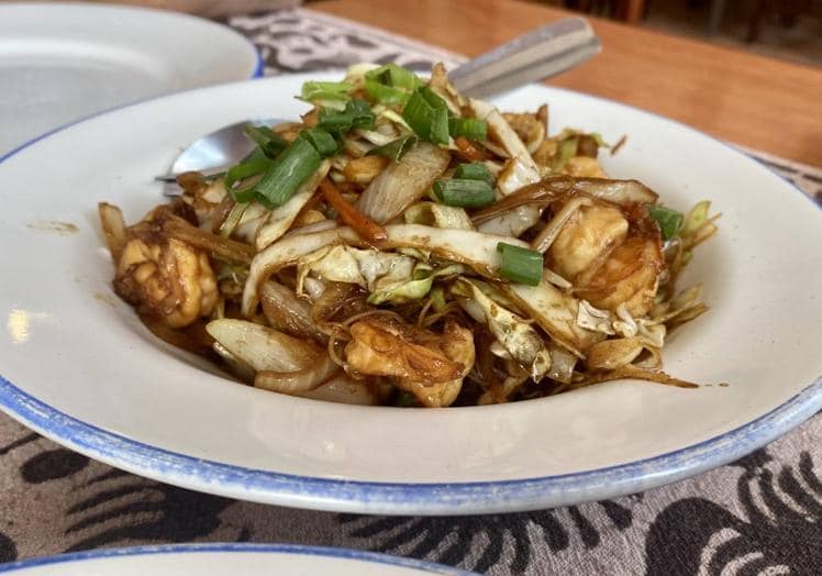 Fideos de arroz salteados con gambas