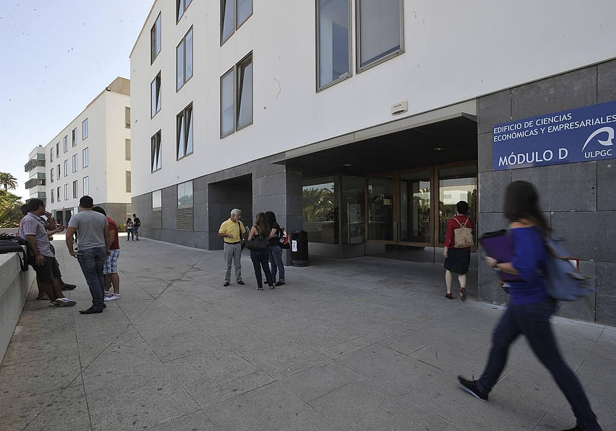 Imagen de archivo de estudiantes en la ULPGC.