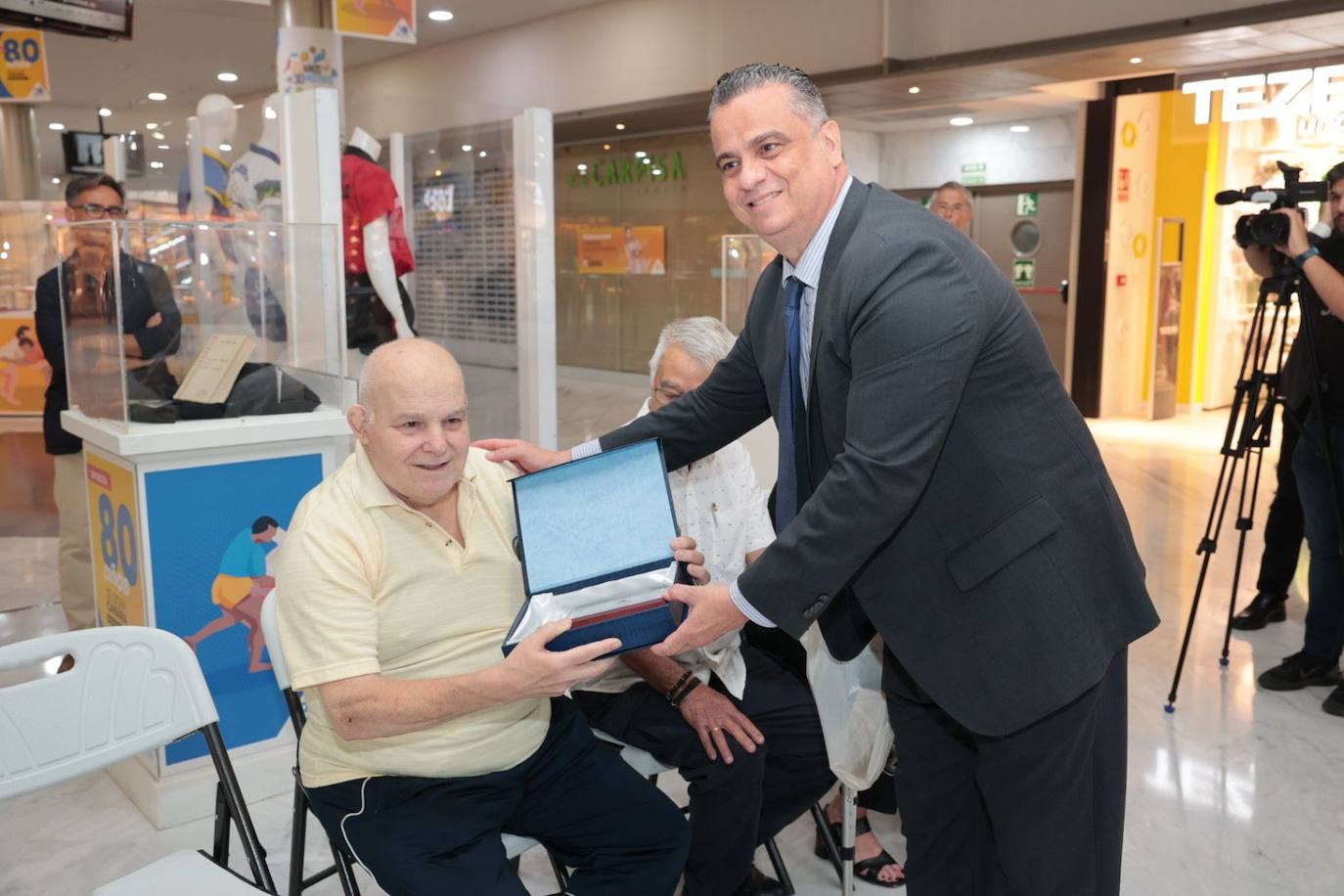 La lucha canaria rinde homenaje a Jesús Gómez, Antonio Ayala y Juan Cubas