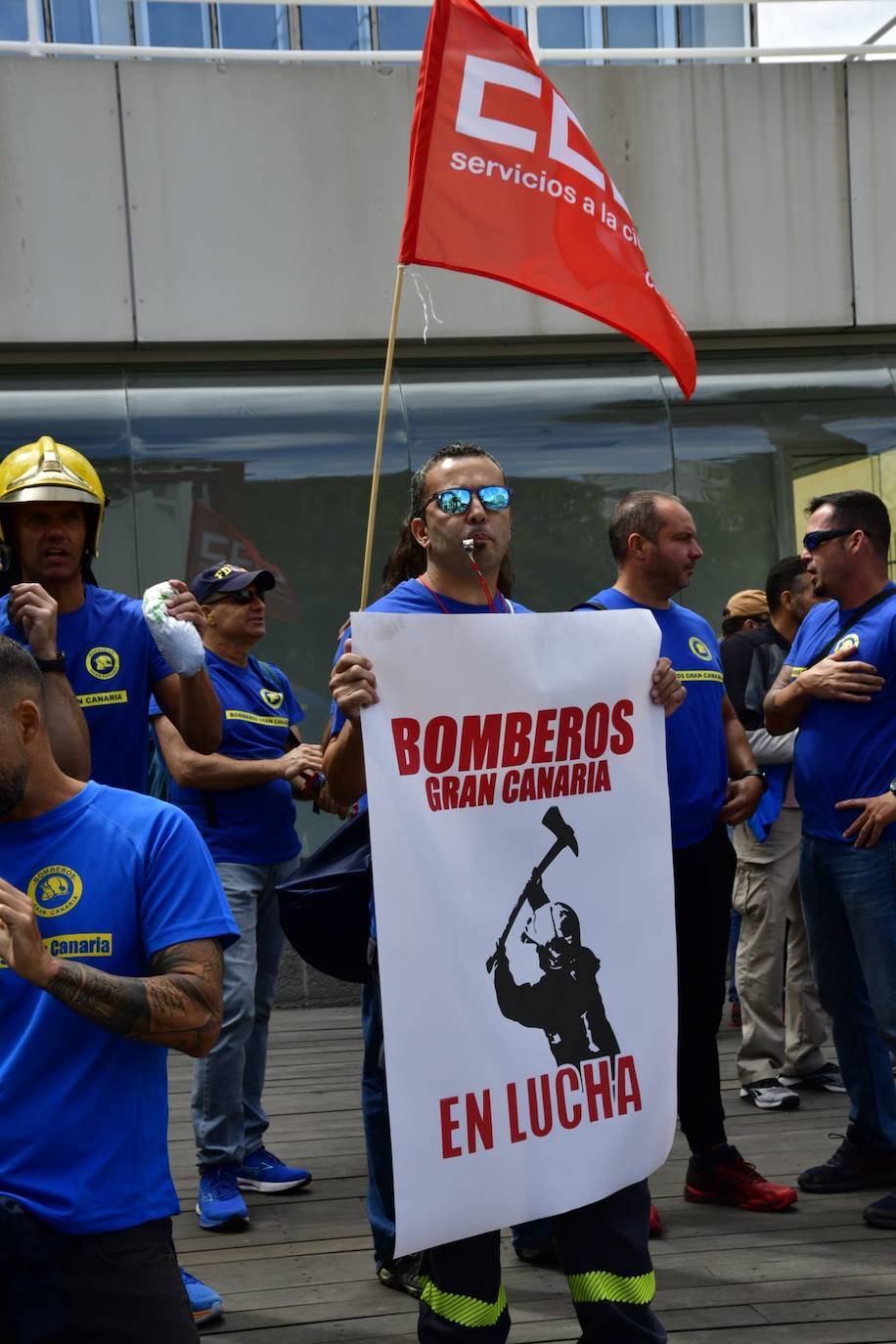Los bomberos salen a la calle «desMoralizados»