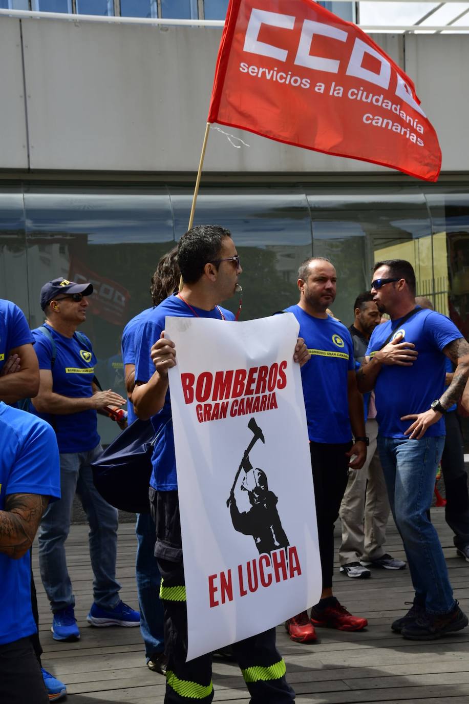 Los bomberos salen a la calle «desMoralizados»