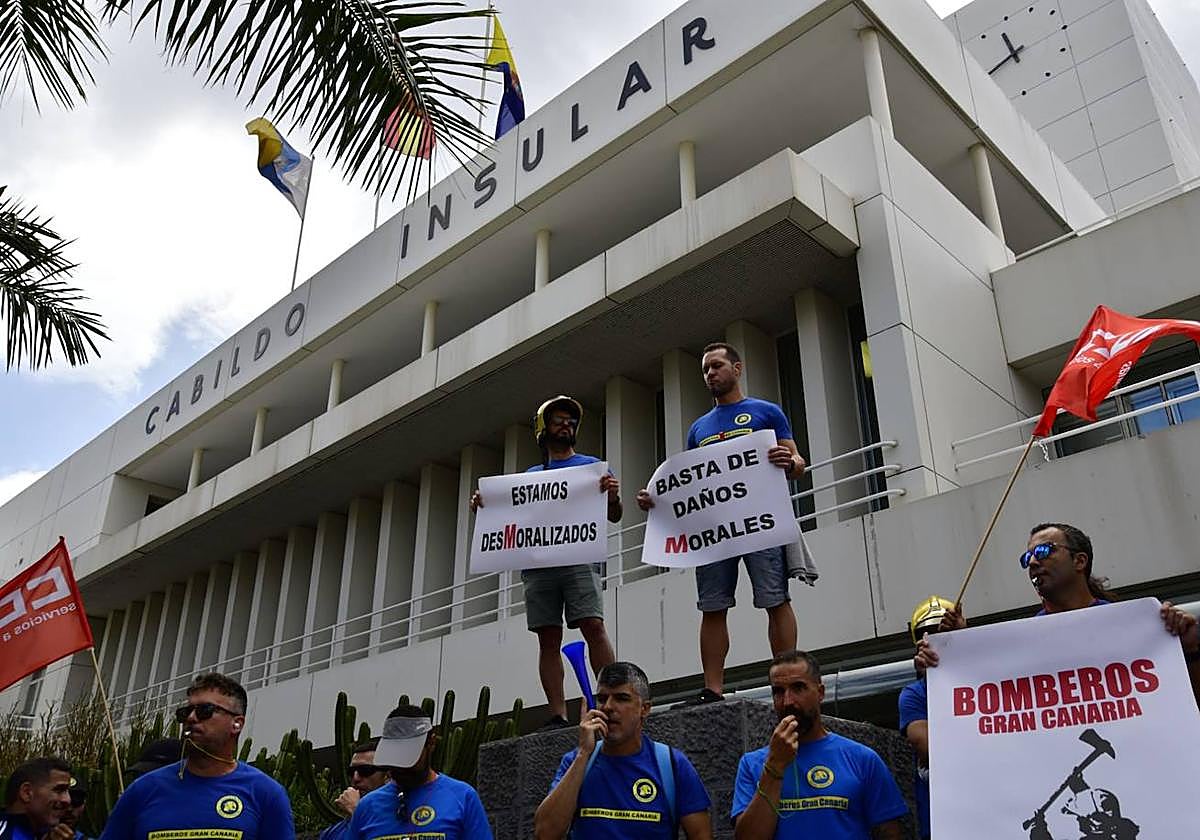 Los bomberos salen a la calle «desMoralizados»