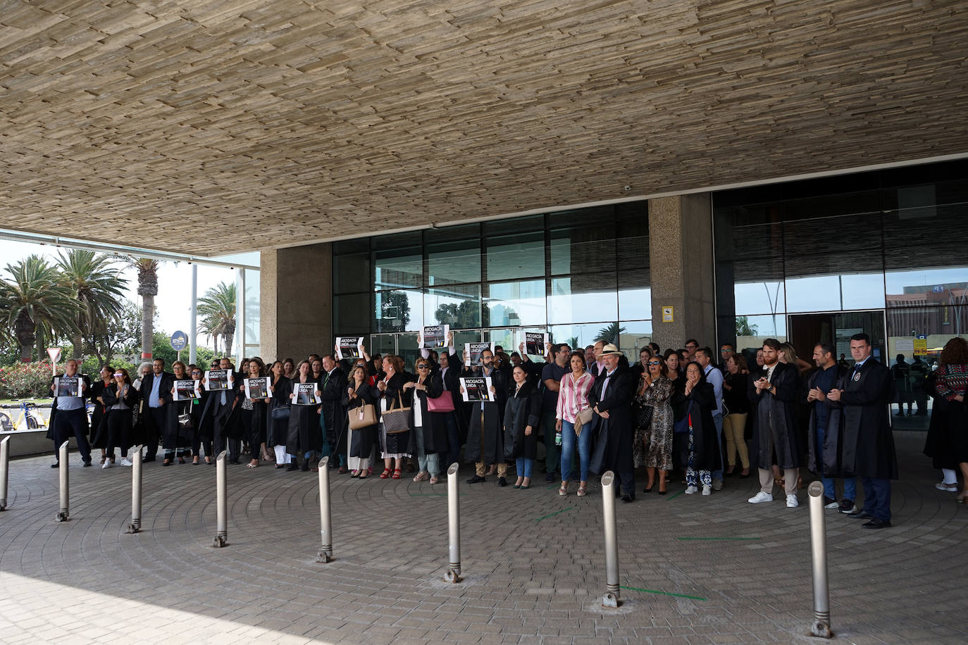 Los letrados del turno piden mejoras y censuran la actitud de un juez