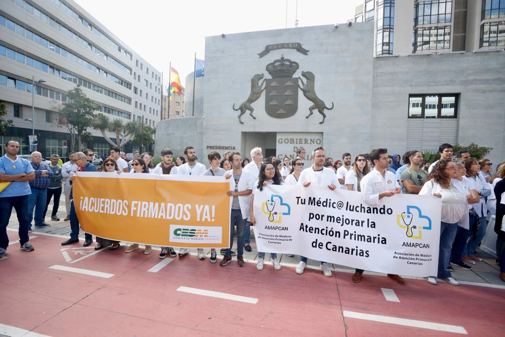 Los médicos canarios salen a la calle