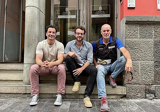 De izquierda a derecha, Reynaldo Ramos, Daniel Cárdenes y Quique Morales.