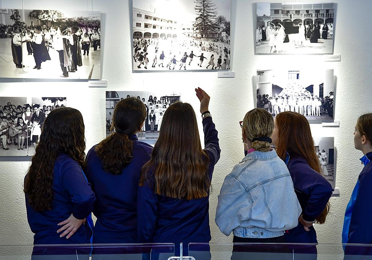 Los más de 600 alumnos de la escuela visitaran la exposición.