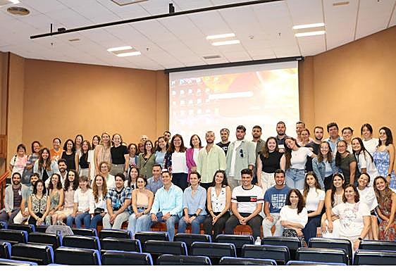 Bienvenida de los nuevos profesionales.