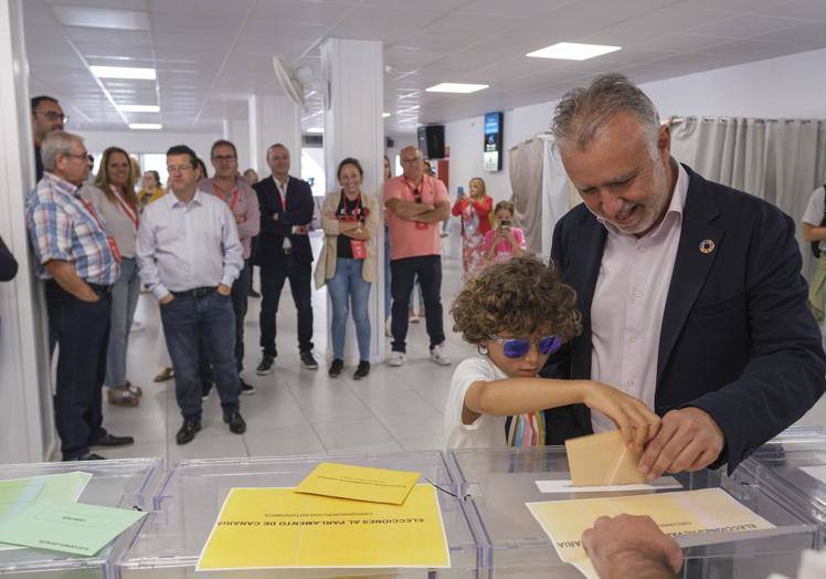 Los candidatos y candidatas al Gobierno de Canarias también votan