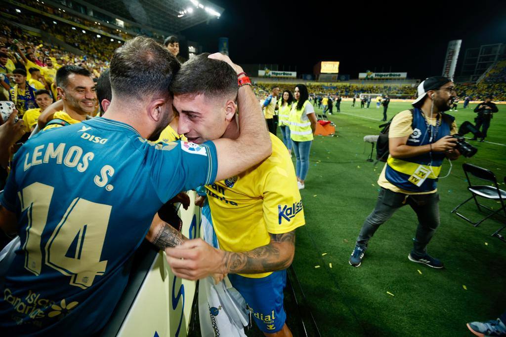 Emotiva celebración de los jugadores de la UD en el Gran Canaria