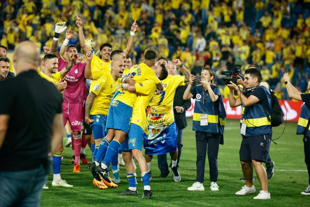 Emotiva celebración de los jugadores de la UD en el Gran Canaria