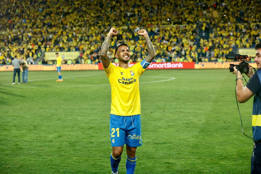 Emotiva celebración de los jugadores de la UD en el Gran Canaria