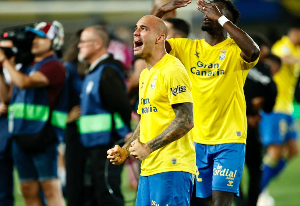 Emotiva celebración de los jugadores de la UD en el Gran Canaria