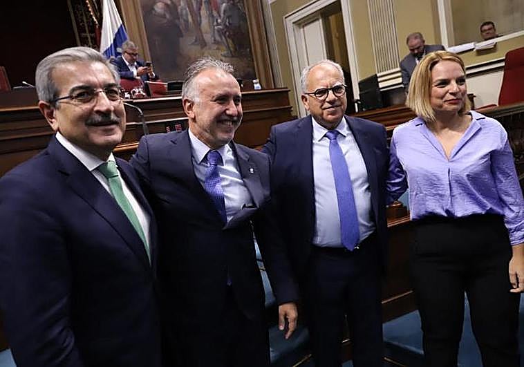 Imagen de archivo del pacto de las flores este 2023 en el Parlamento.