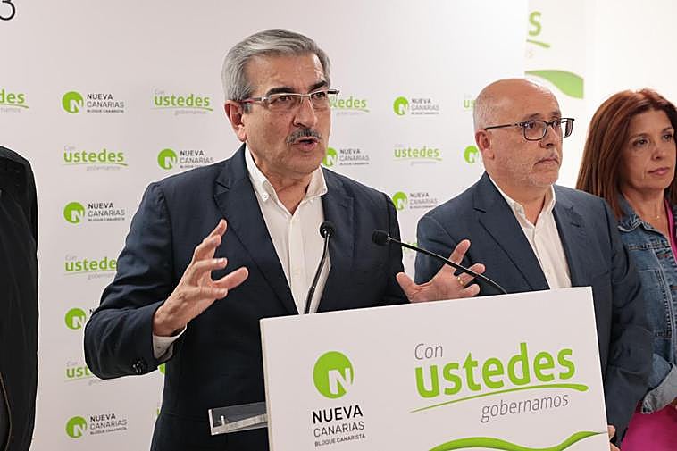 La bajada de Nueva Canarias deja a Román Rodríguez sin escaño en el Parlamento canario
