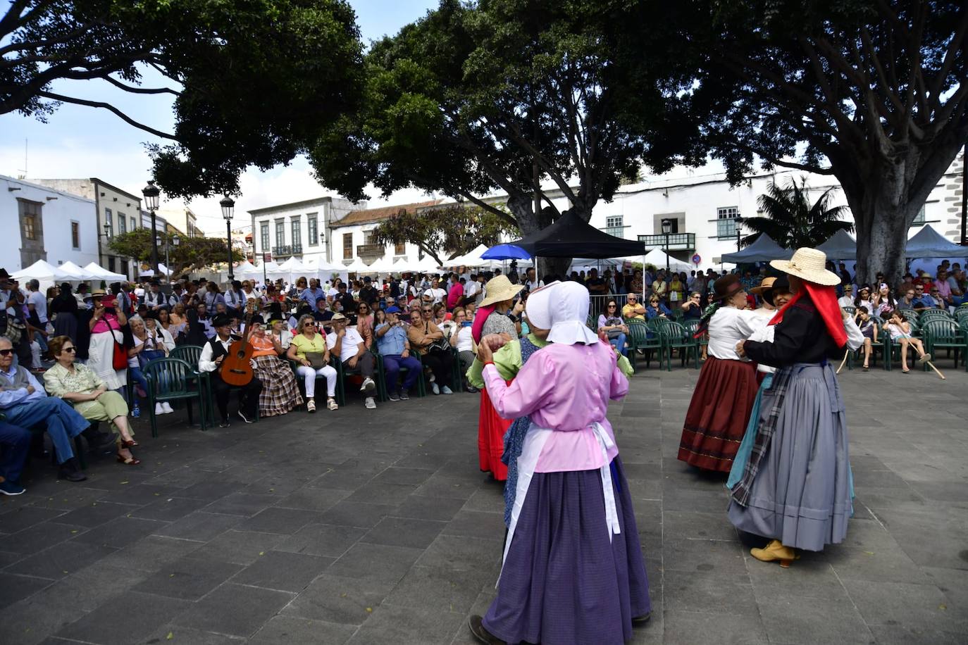La plaza San Juan acoge el Día de Canarias