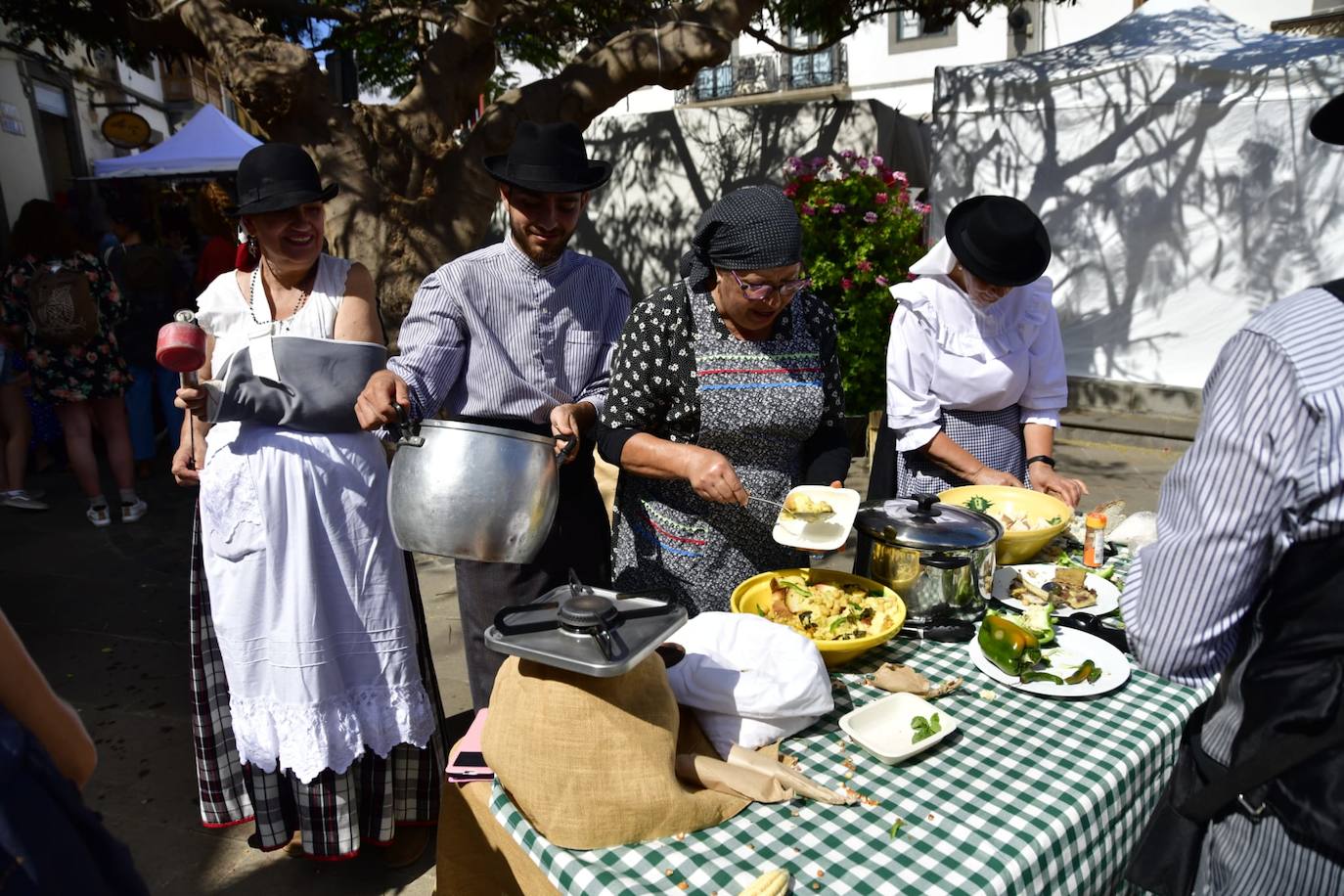 La plaza San Juan acoge el Día de Canarias