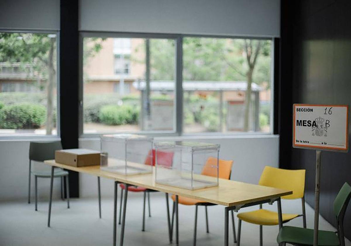 Mesas electorales en las elecciones del 28M.