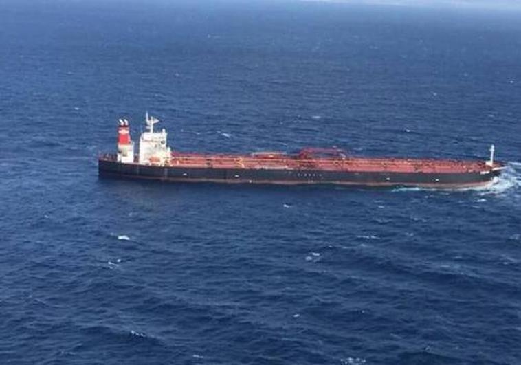 Petroleros rusos burlan las sanciones europeas y pasan por las costas de Canarias