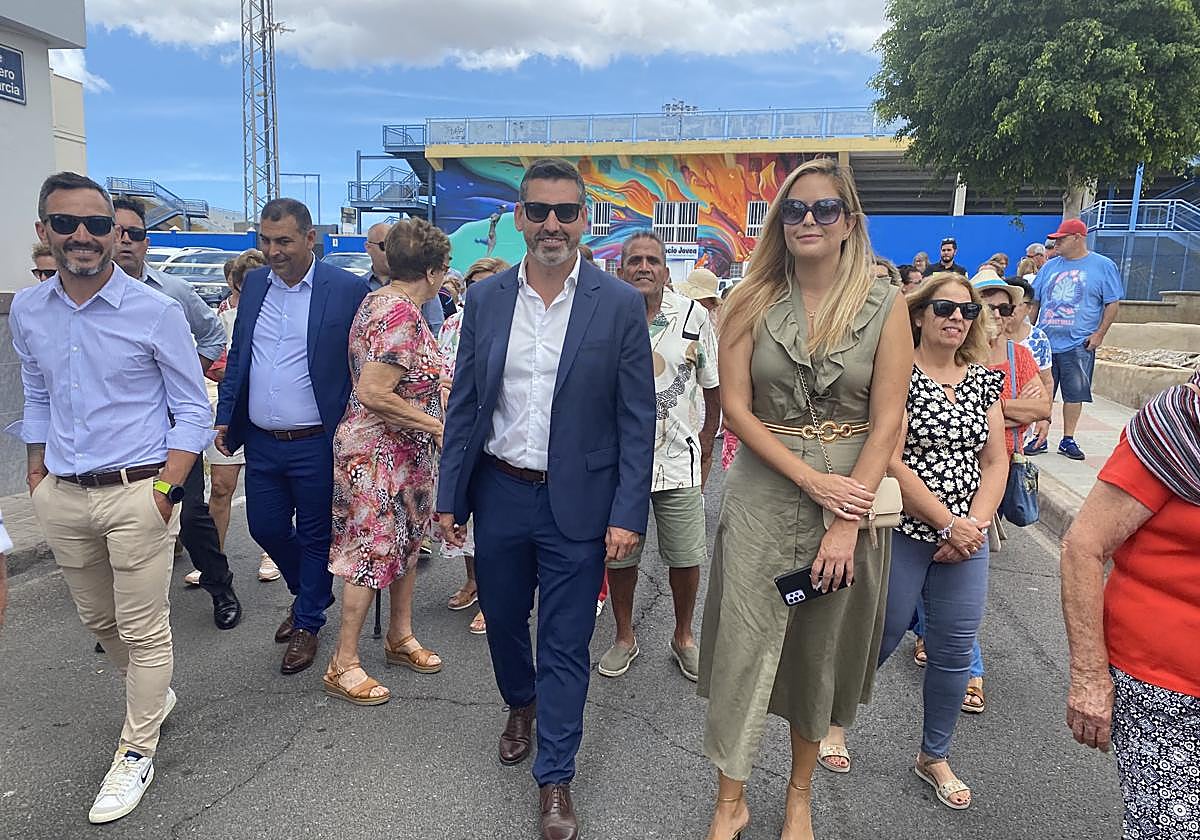 Alejandro Marichal, en el centro, durante la procesión de San Fernando, el pasado 30 de mayo.