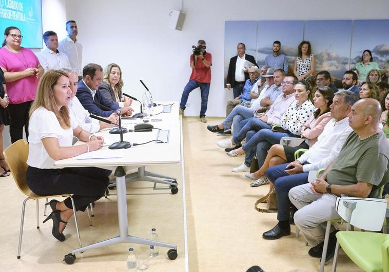 CC y PSOE firman el pacto en cuatro consistorios y Cabildo de Fuerteventura