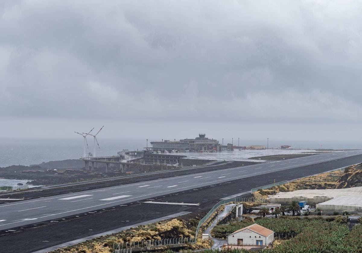 Panel de vuelos del aeropuerto de La Palma.