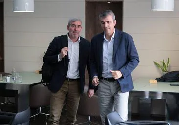 La reunión de CC y PP para sellar un pacto de Gobierno en Canarias, en imágenes