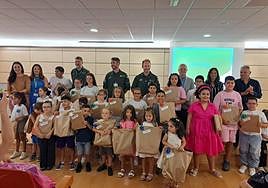 Escolares premiados, cargos políticos, profesores y responsables del aeopuerto.