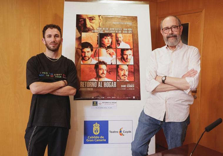David Castillo y Miguel Rellán, este jueves, junto al cartel anunciador de 'Retorno al hogar'.