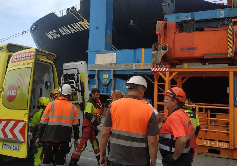 Rescatado tras sufrir un accidente en la terminal de contenedores del Puerto de Las Palmas