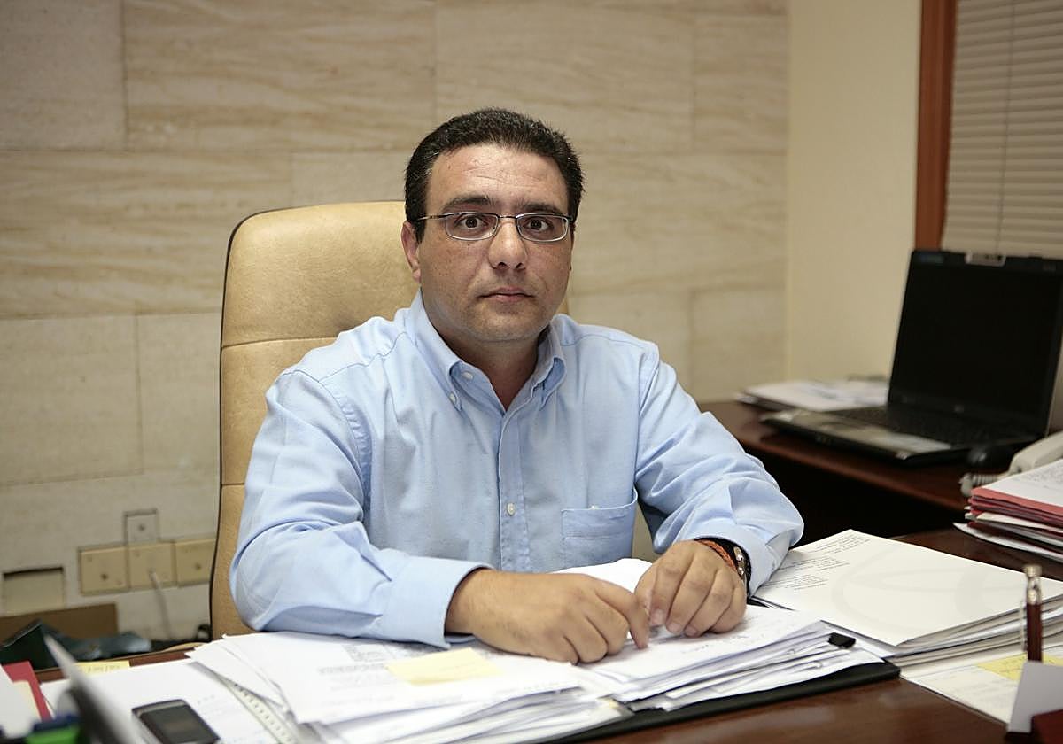 Eduardo Hernández Navarro.