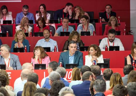 Imagen secundaria 1 - Diferentes momentos del Comité Federal del PSOE. 