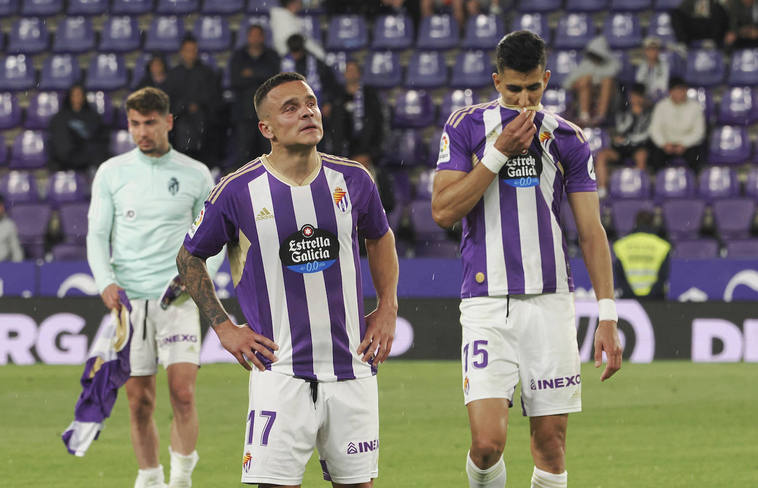 Roque, llorando tras descender con el Valladolid.