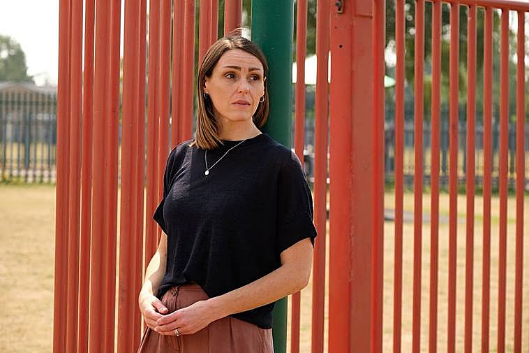 Suranne Jones da vida a Victoria en el primer episodio de la segunda temporada de 'I am'.