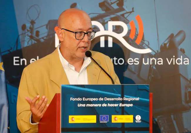 n la imagen, el director de Salvamento Marítimo, José Luis García, durante la presentación del sistema iSAR este martes.