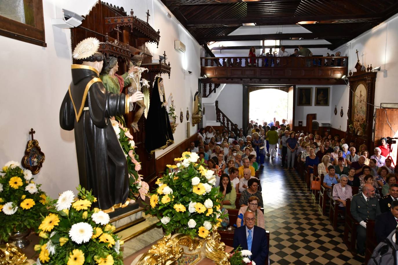 Más políticos que santos en la procesión de San Antonio el Chico en Mogán