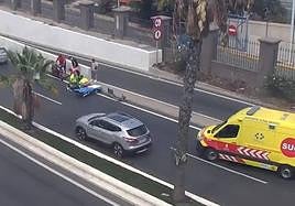 Un coche y una moto colisionan en la Avenida Marítima