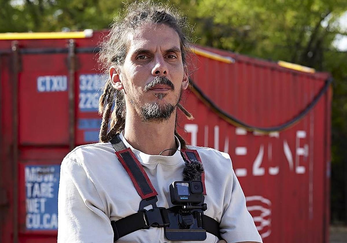 Alberto Rodríguez en la foto promocional del concurso.