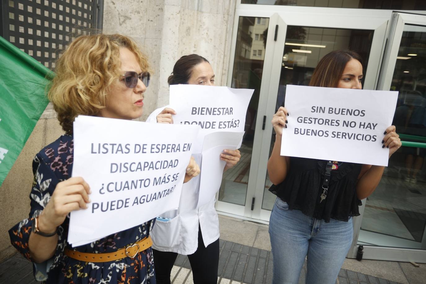 'Listas de espera en discapacidad ¿Cuánto más se puede aguantar?' se preguntaba la plantilla este martes.
