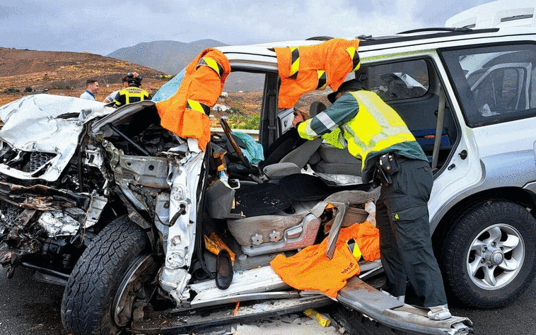 Imagen de la guagua afectada en el accidente de este miércoles.