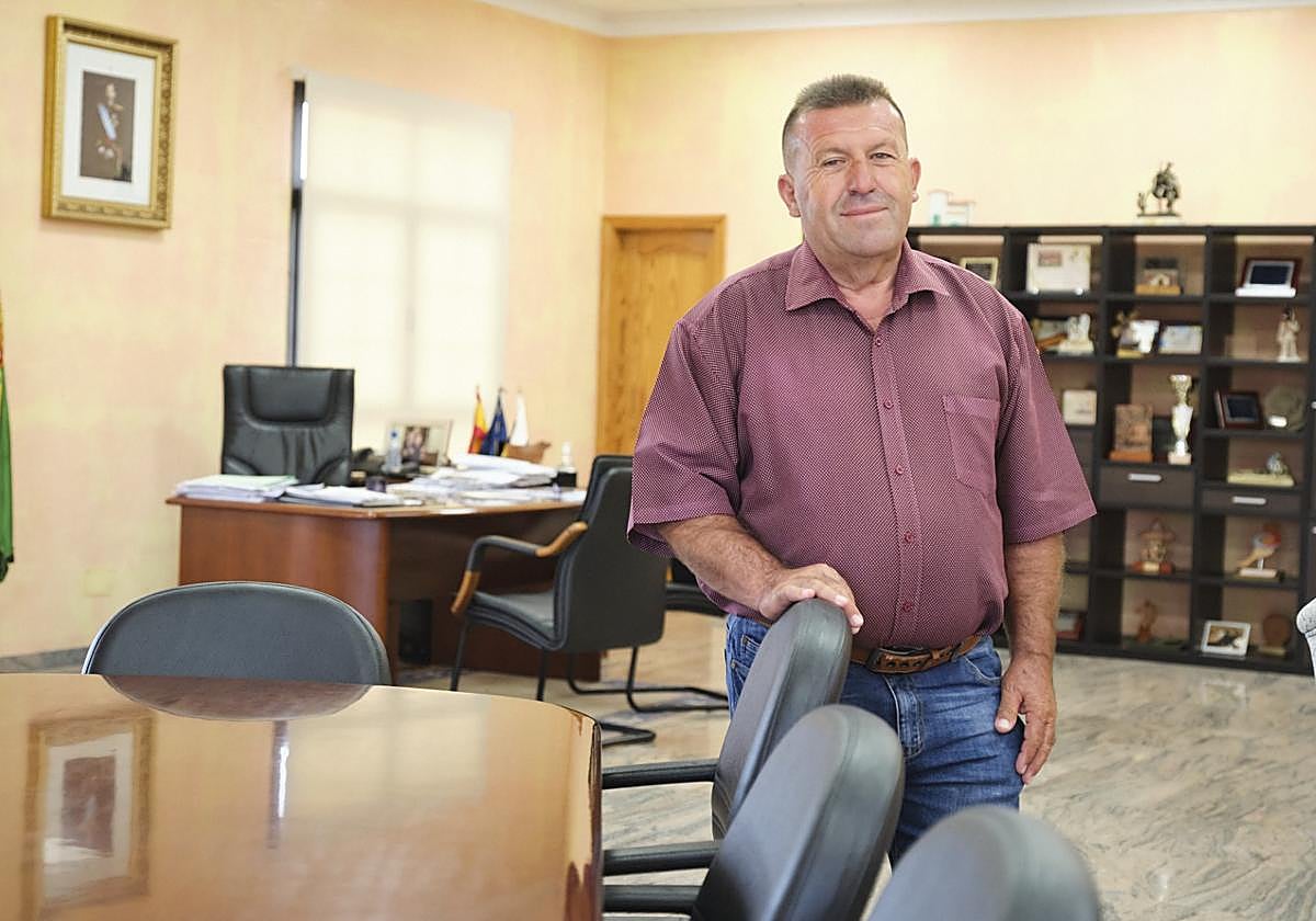 Matías Peña aboga por el servicio del día a día a los vecinos: las acercas, el asfaltado, el alumbrado público.