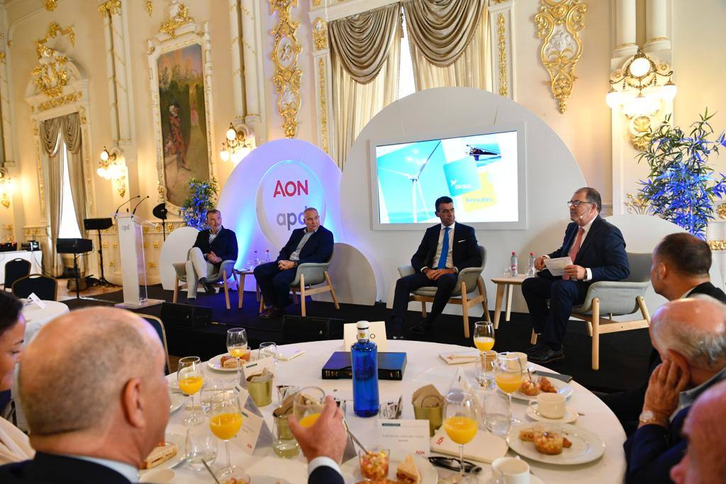 La comunidad de directivos canarios abordan los restos del futuro